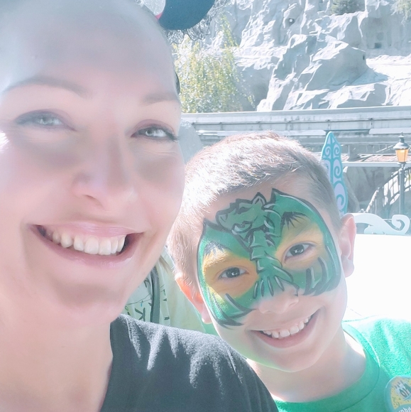 Meet your Posher, Jennifer - Picture 2 of 3